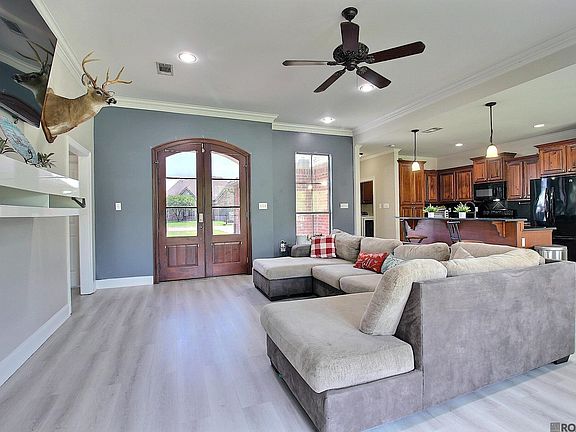 5th image of 31025 Lake Spring Dr