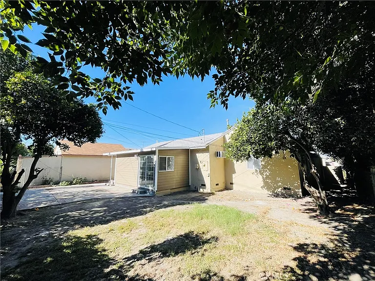 1852 Grier St — Photo 17