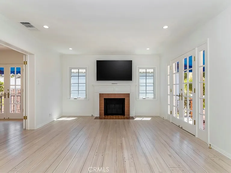1332 Pearl St — Photo 5