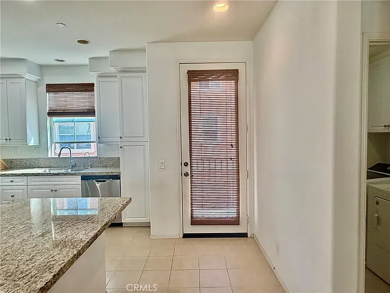 6 Quinn Way — Photo 3