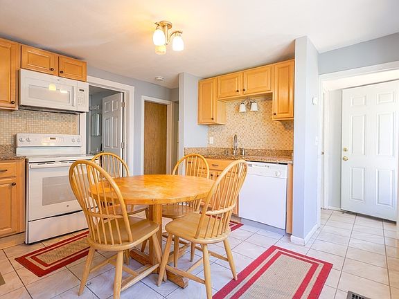 5th image of 226-226 W Union St #228