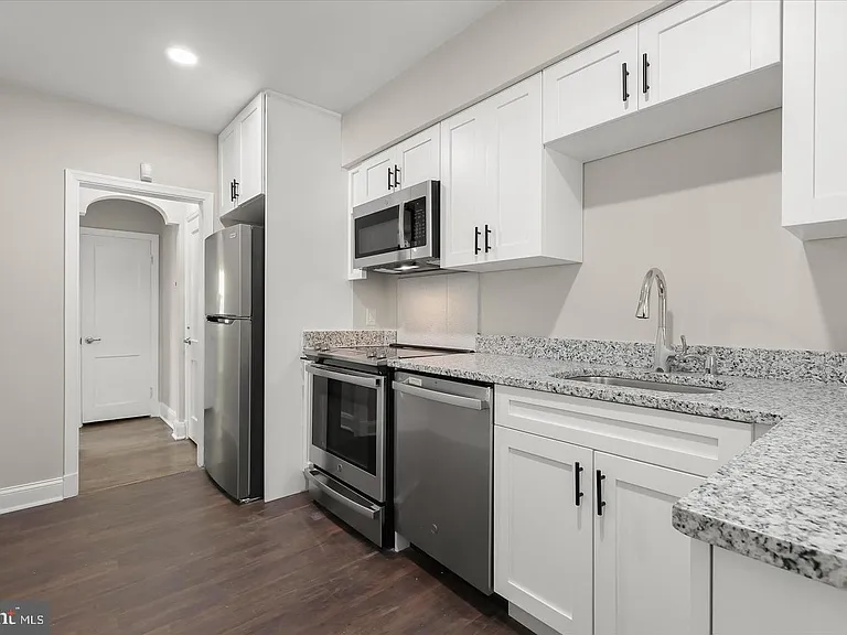 4015 Duvall Ave — Photo 5