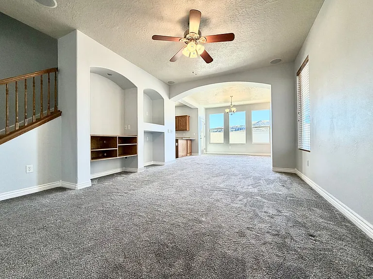1688 W 3180th St N #G1 — Photo 6