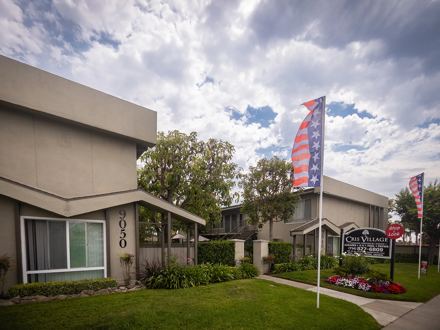Cris Village Apartments — Photo 3