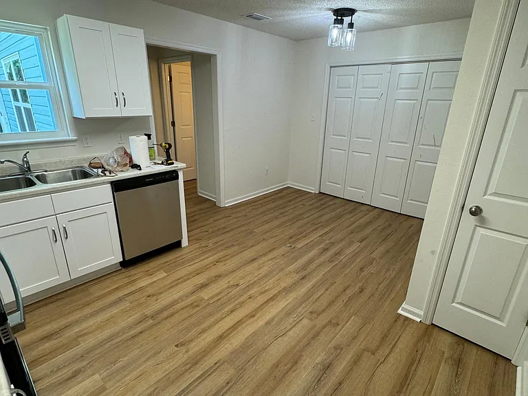 eat in Kitchen
