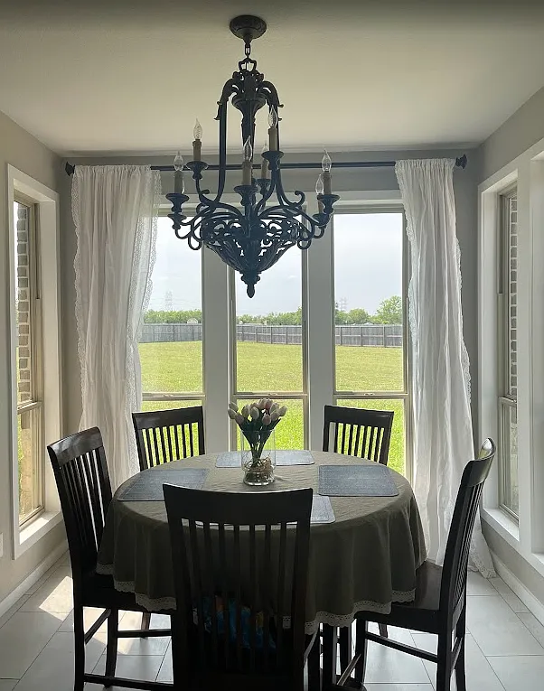 4 bed, 2620 sqft, $3,000 — Photo 3