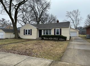 971 Solfisburg Ave, Aurora, IL 60505