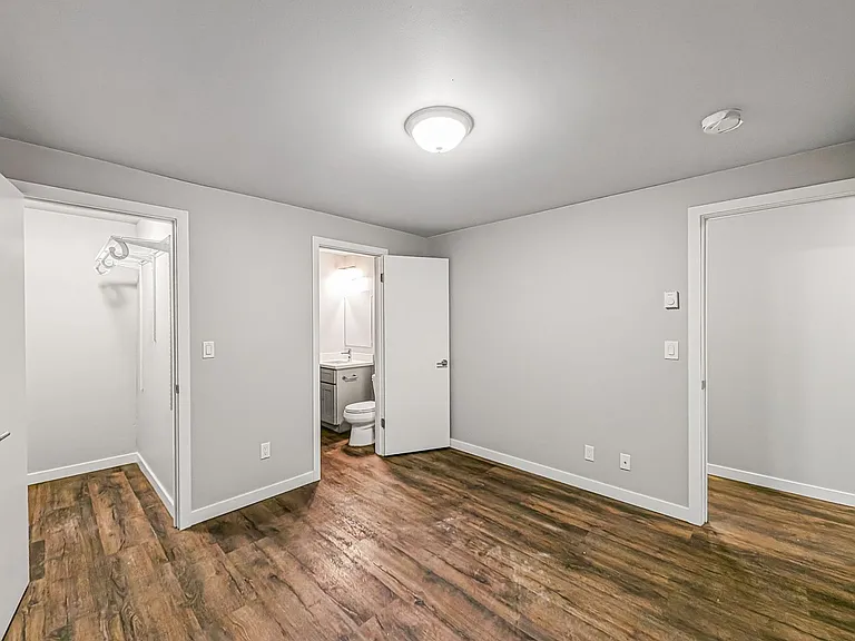 5956 Fauntleroy Way SW — Photo 11