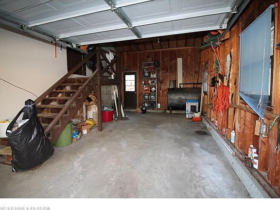 Direct entry to house from garage.