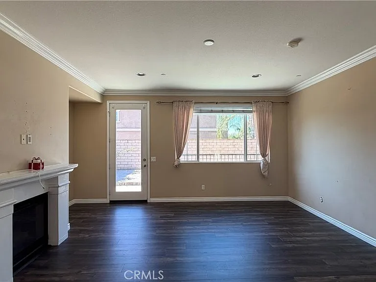 9549 Seasons Dr — Photo 6