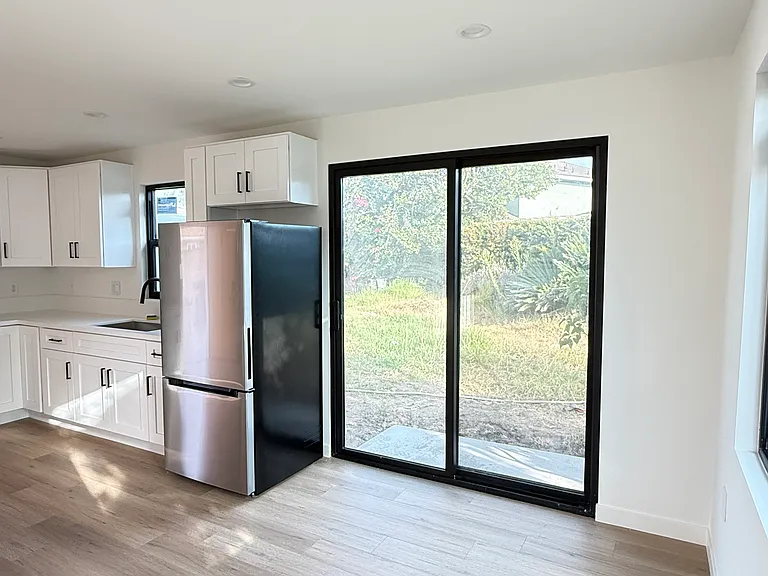 14632 Pacific St — Photo 8