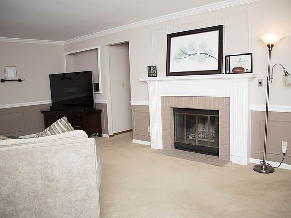 2nd image of 3005 Mesa Verde Dr