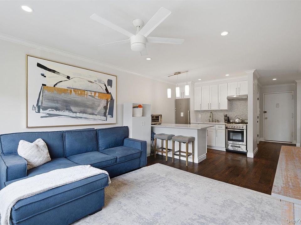 1st image of 828 Pelhamdale Avenue #3j