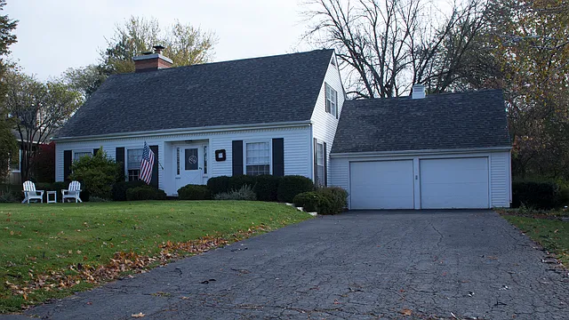 739 S Country Dr photo 1