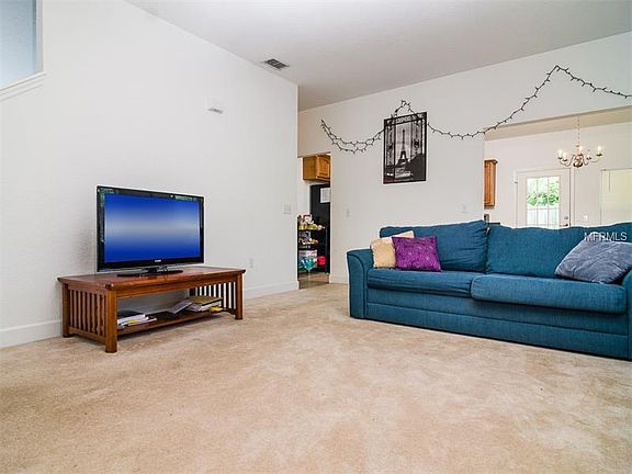 5th image of 12115 Knoll St