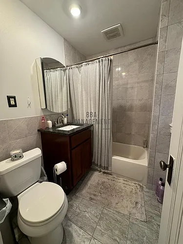 30 Chiswick Rd #1 Photo 1