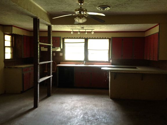 3rd image of 344 Oakwood St