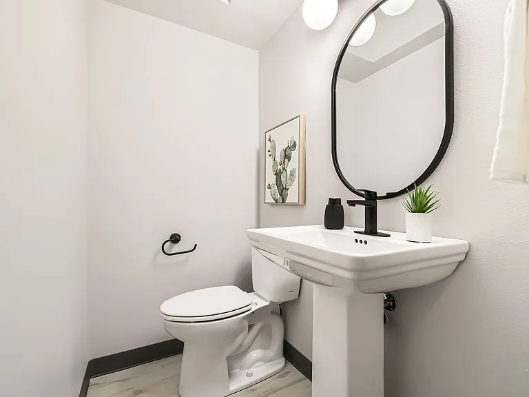 Evergreen Townhomes — Photo 48