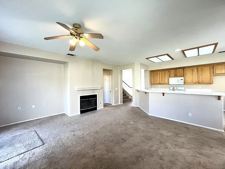 4130 Prairie Dunes Dr — Photo 9