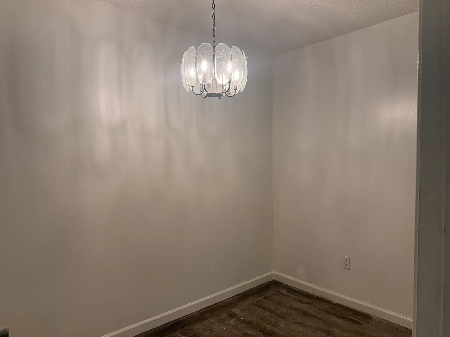4 bed, 2.0 bath, 1247 sqft, $1,600 — Photo 3