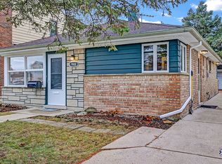 948 W Grant Dr, Des Plaines, IL