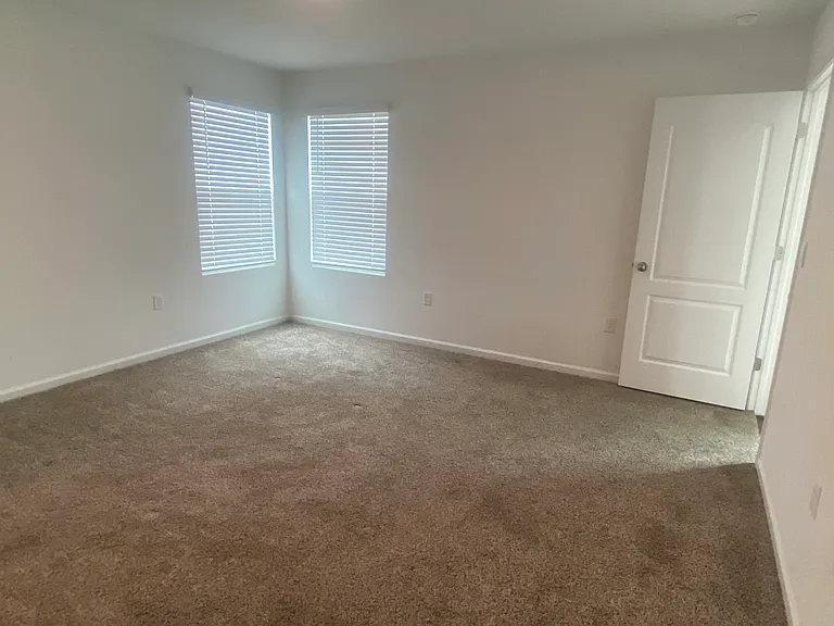 4270 Quaking St — Photo 22