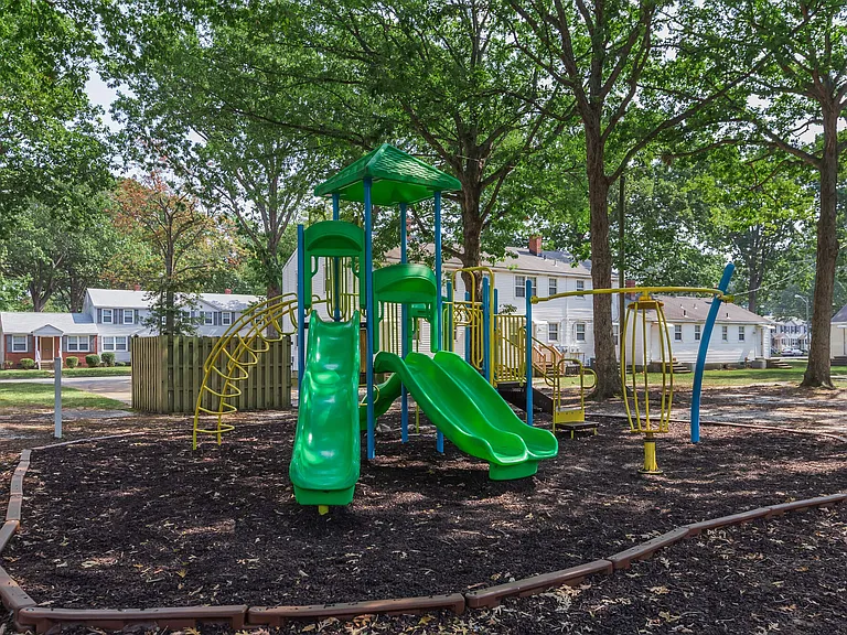 614 Peninsula Dr — Photo 6