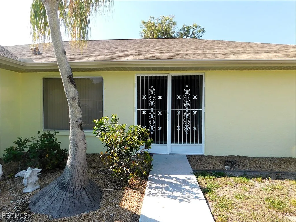 3 bed, 2.0 bath, 1776 sqft, $2,100 — Photo 3