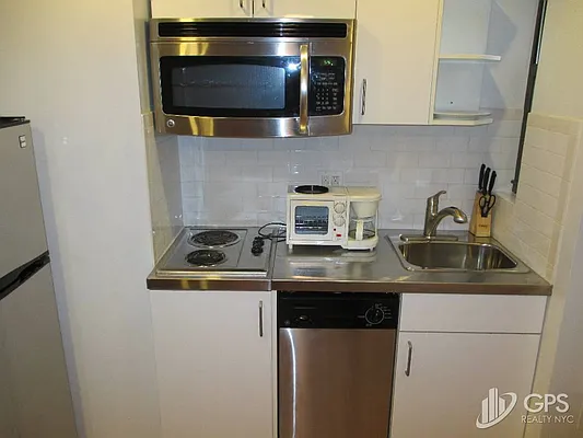 Rented by GPS Realty NYC | media 17