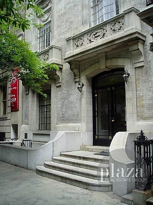 Rented by Plaza Real Estate Group | media 52