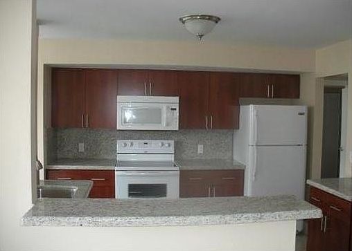 2nd image of 16570 NE 26th Ave APT 3D