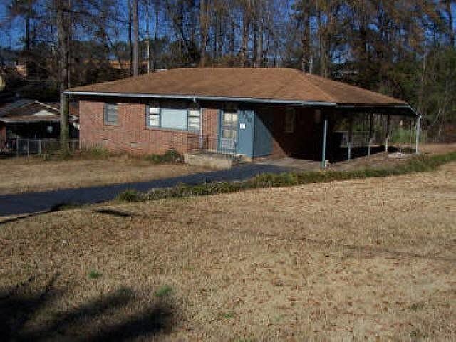 2nd image of 1930 Karen Dr