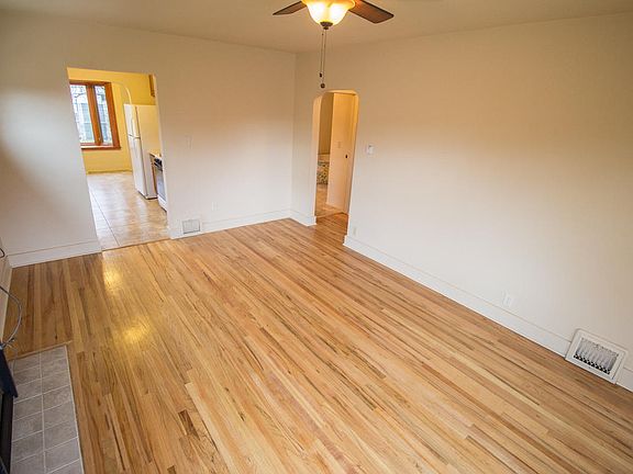 4th image of 120 North Ave E