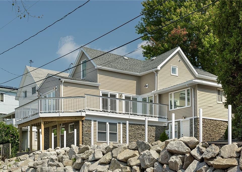 1st image of 286 Riverside Dr