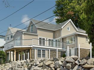 286 Riverside Dr, Tiverton, RI 02878
