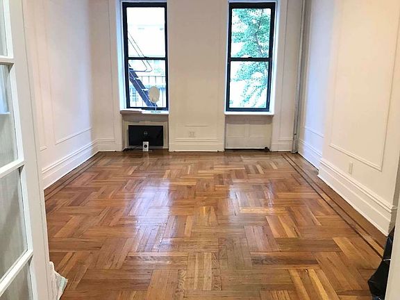 2nd image of 225 E 88th St APT 3