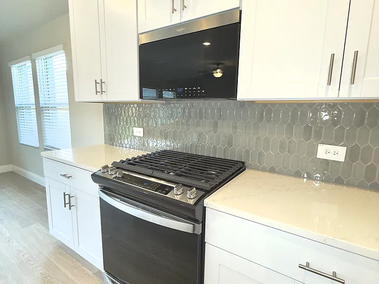710 Martell Rd — Photo 11