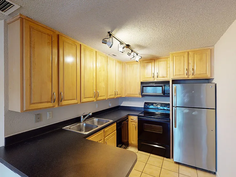Altamira Place Apartment Homes — Photo 61