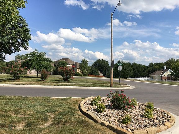 4th image of 3000 SW Saddlewood Dr