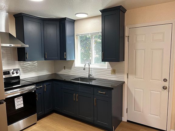 4th image of 221 Rondale Ct