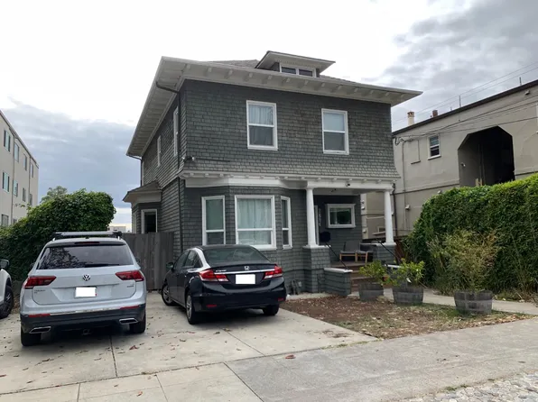 2604 Regent St, Berkeley, CA 94704