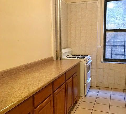 5th image of 229 W 109th St APT 44