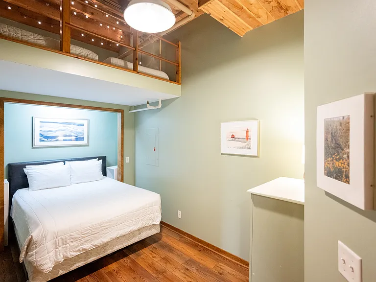 110 N Harbor Dr #104 — Photo 14