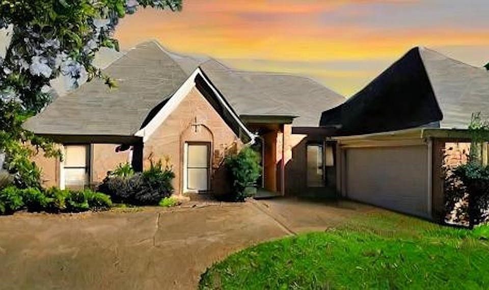 1st image of 8942 Bridlewood Ln