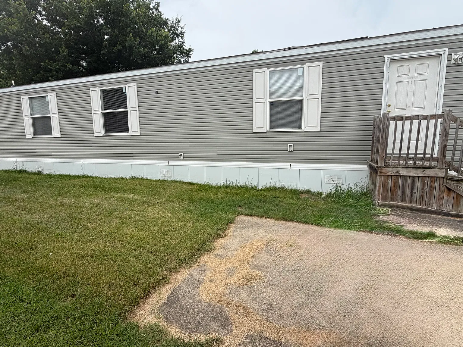 3 bed, 1216 sqft, $535 — Photo 1