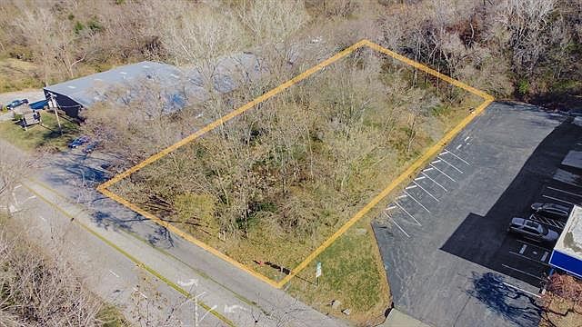 3965 Mission Rd, Kansas City, KS 66103 | Zillow