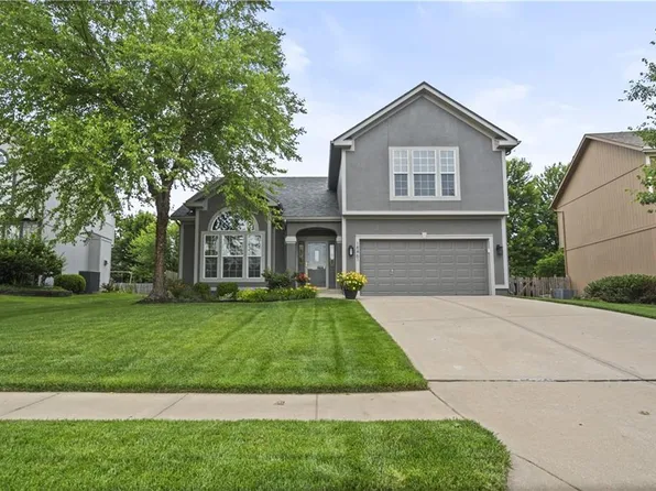 18461 W 157th St, Olathe, KS 66062