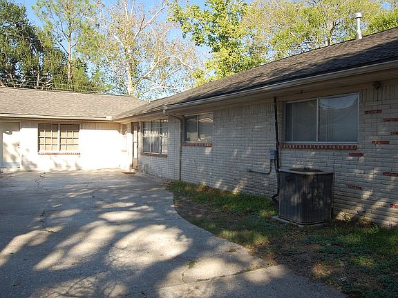 2nd image of 5806 Braesheather Dr