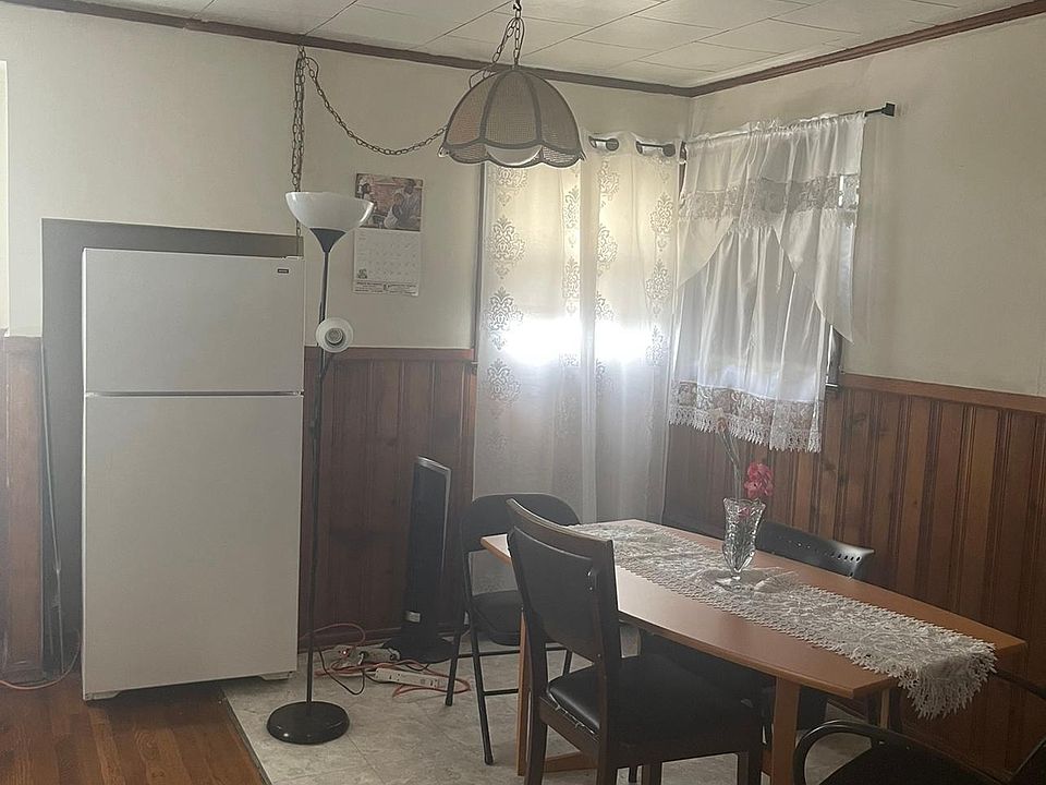 2nd image of 1522 Dutch Broadway Floor 2