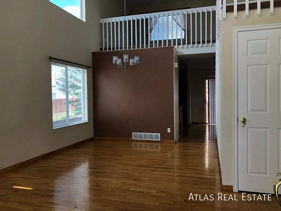 Coming Soon Cozy 3bd 3ba Home In Denver! — Photo 2